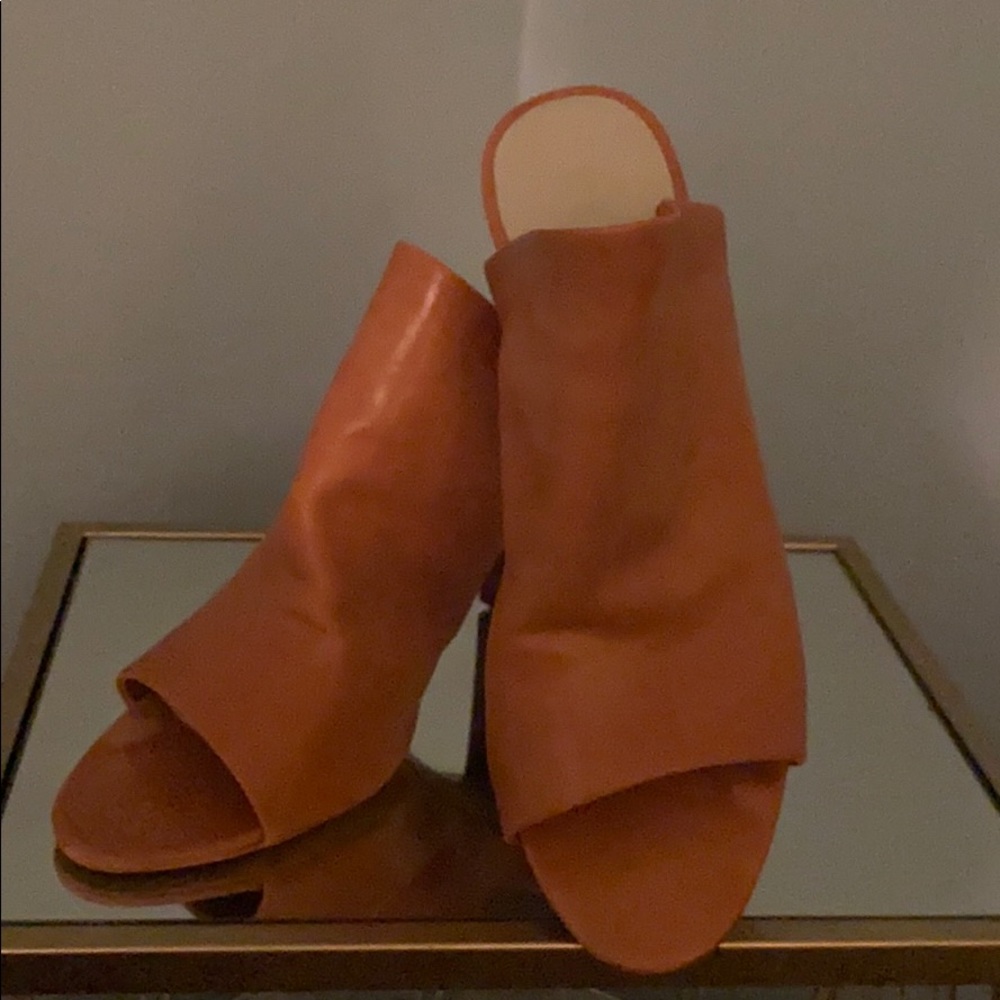 1 State Women's Sloan Leather Tan Mules